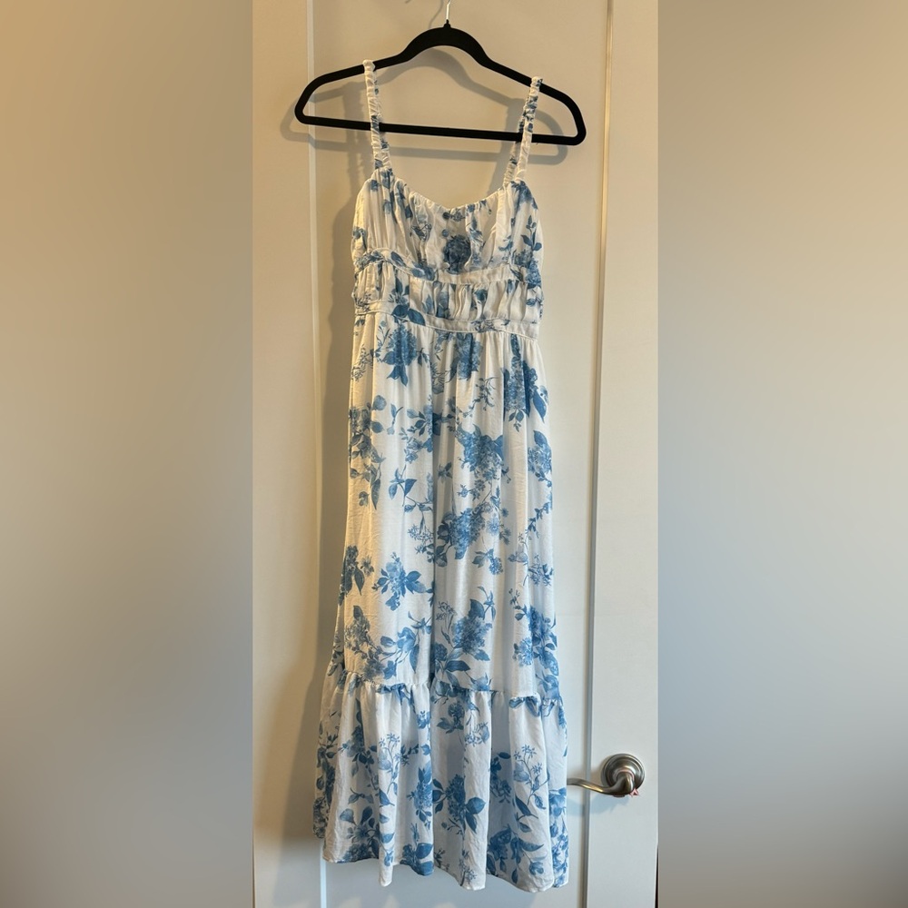 Zoe and Claire Blue & White floral print dress